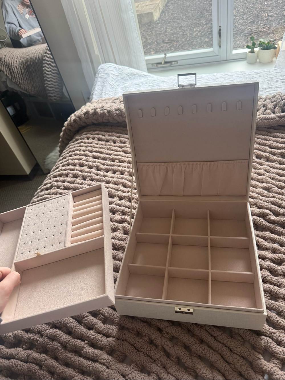 Jewelry Box Organizer Leather Case with Velvet lining White and Pink - Picture 4 of 7